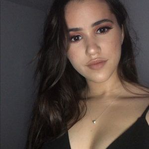 Meet your Posher, Daniela